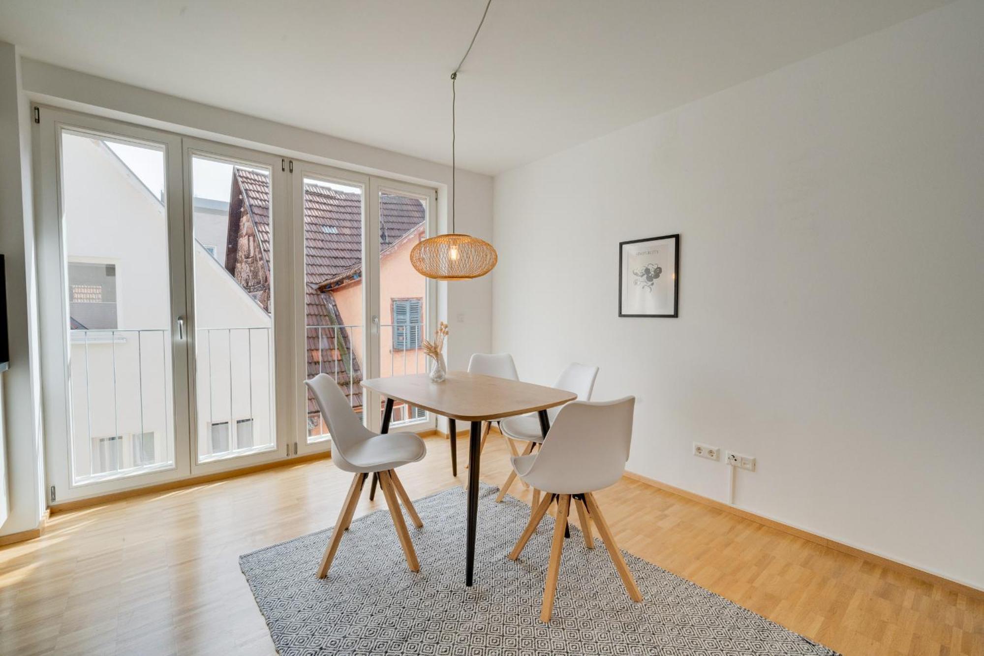 Altstadt Apartment 2 Zimmer Am Weibermarkt 로이틀링겐 외부 사진