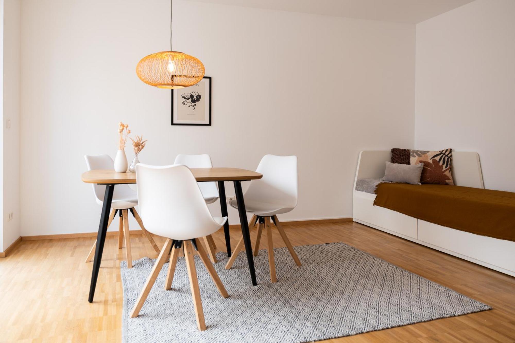 Altstadt Apartment 2 Zimmer Am Weibermarkt 로이틀링겐 외부 사진