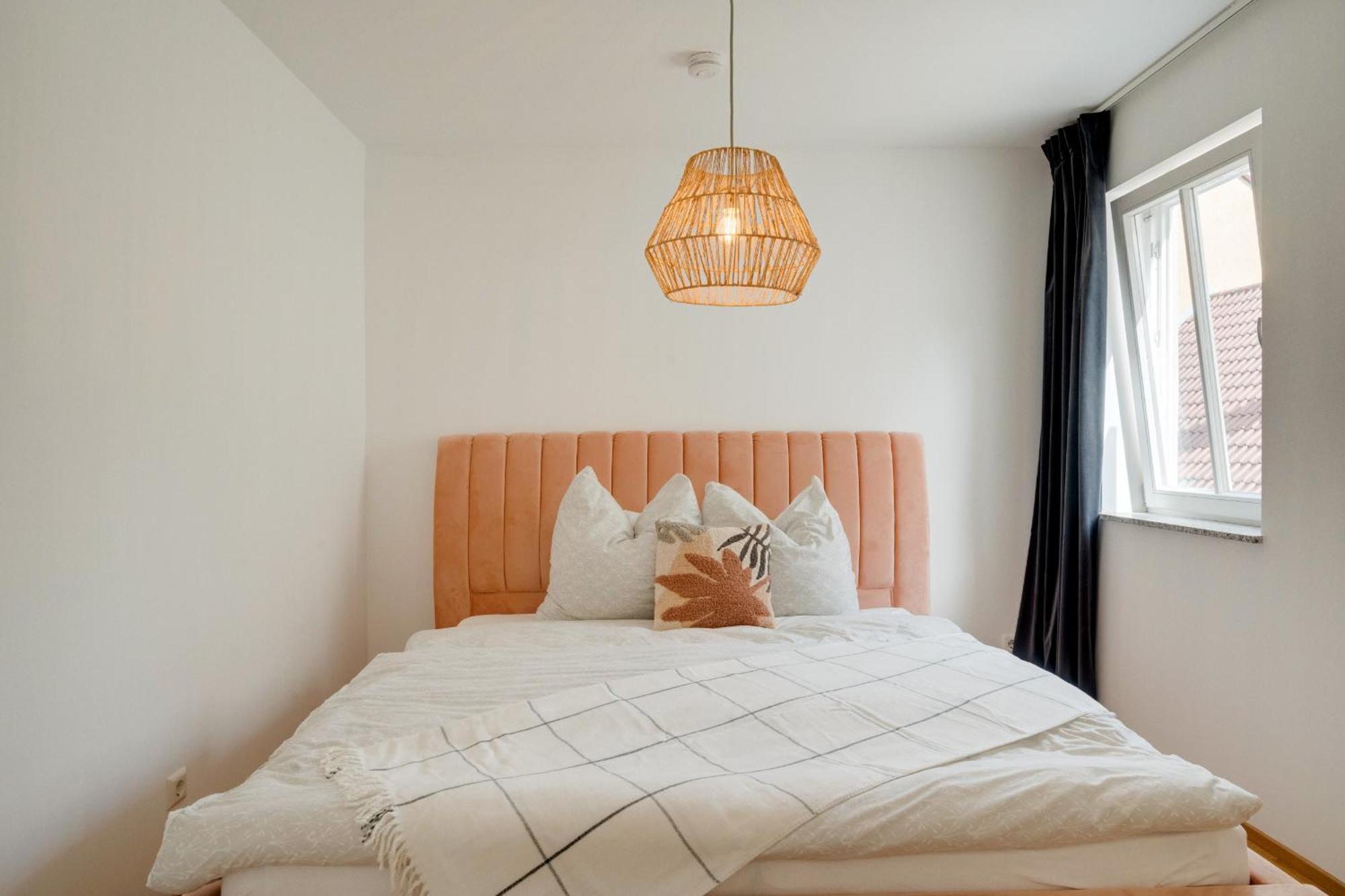 Altstadt Apartment 2 Zimmer Am Weibermarkt 로이틀링겐 외부 사진