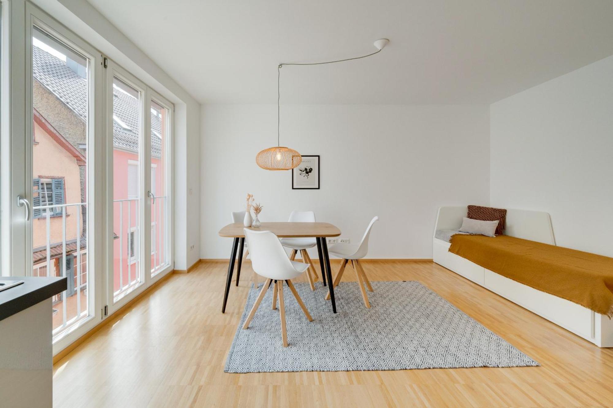 Altstadt Apartment 2 Zimmer Am Weibermarkt 로이틀링겐 외부 사진